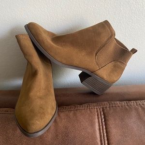 SHEIN Chelsea Boot